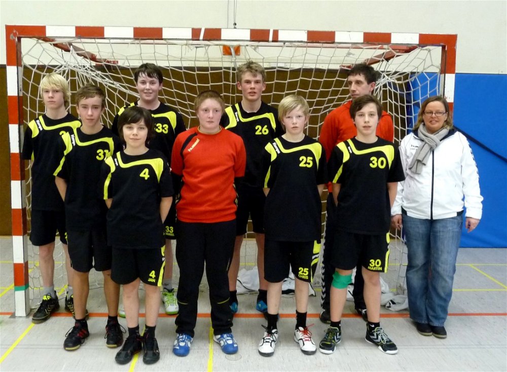 Web_P1190306_TSV_Deute_Handball_C_Jugend_21.1.12_Team.jpg