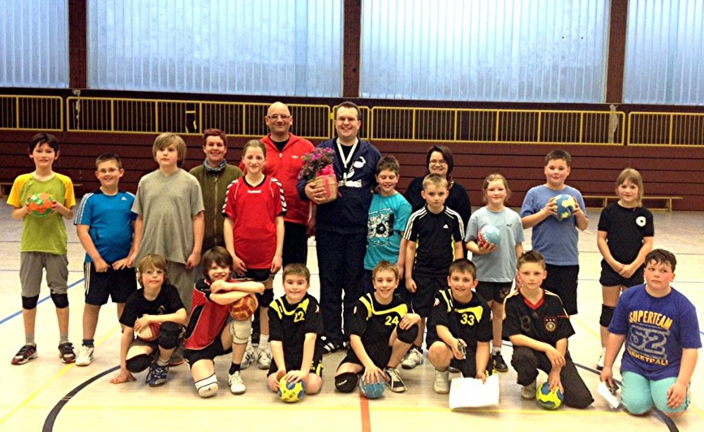 TSV_Deute_E_Jugend_Verabschiedung_Trainer_Andreas_Rethagen_29.3.12.JPG