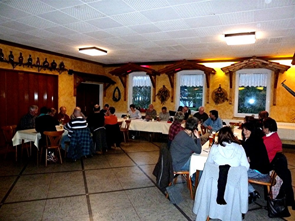 Web_03_TSV_Deute_JHV_20.4.2012_Saal.jpg