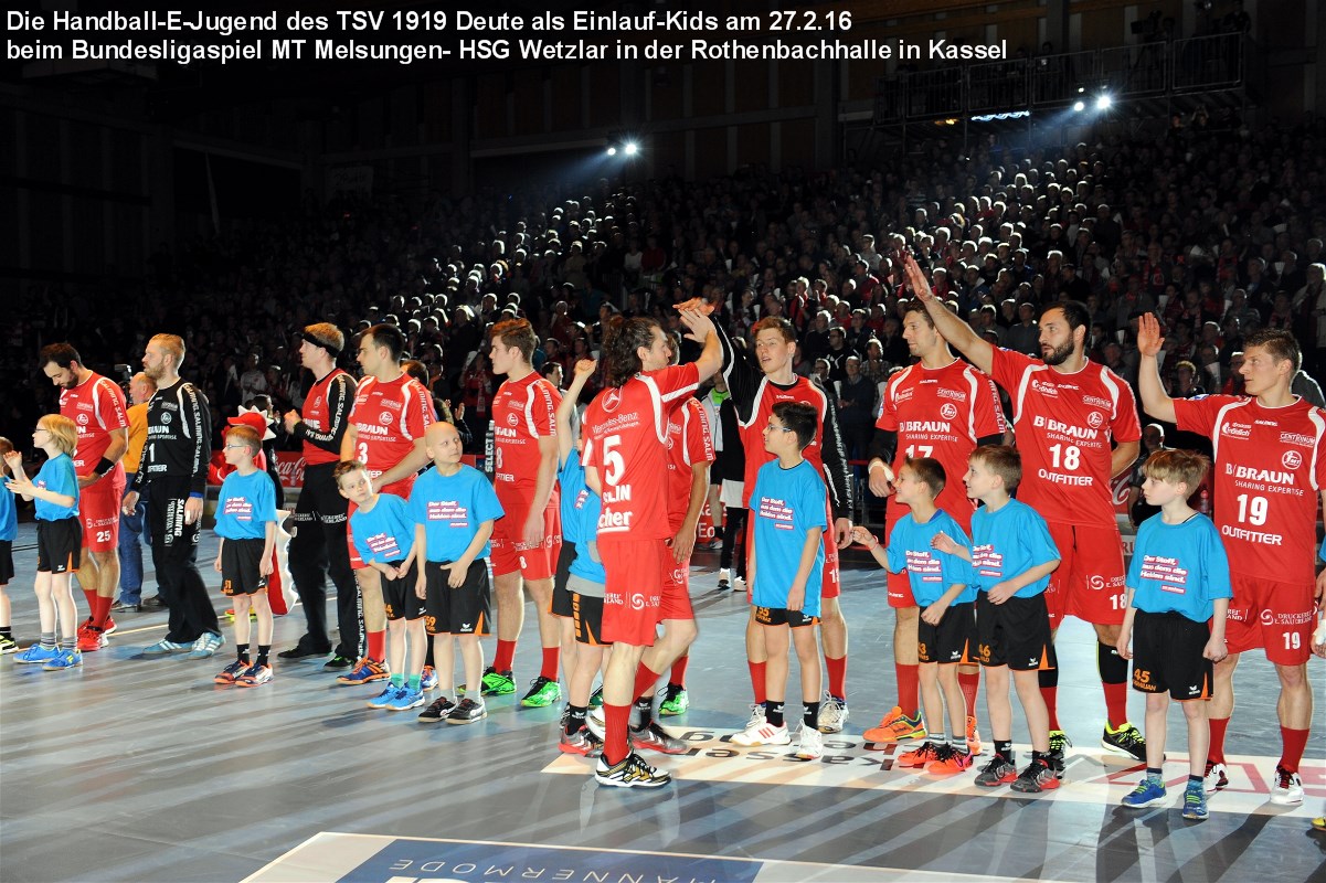 Web TSV Deute Handball E Jugend Einlaufkids am 5.3.16 Aufstellung