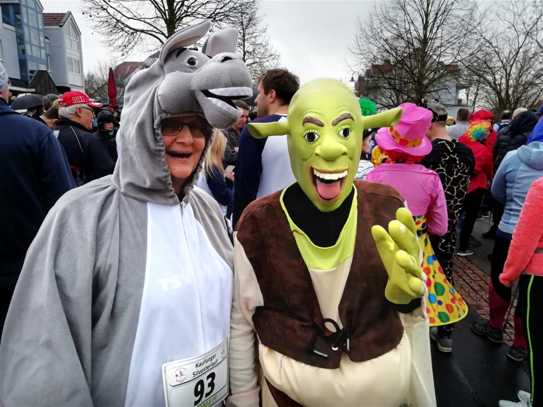 Web IMG 20181231 WA0077 Silvesterlauf Kaufungen Ute Claudia